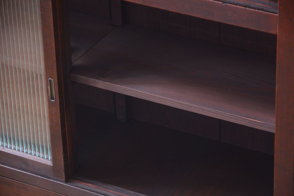 アンティーク家具　和製アンティーク　モールガラス入り引き戸付き!モダンな縦型収納棚