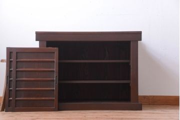 アンティーク家具　古民具・骨董　横桟引き戸の小さな三尺水屋箪笥サイドボード(テレビボード)
