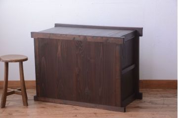 アンティーク家具　古民具・骨董　横桟引き戸の小さな三尺水屋箪笥サイドボード(テレビボード)