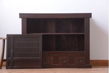 アンティーク家具　古民具・骨董　4杯引き出し付き!縦桟引き戸の水屋箪笥サイドボード(テレビボード)