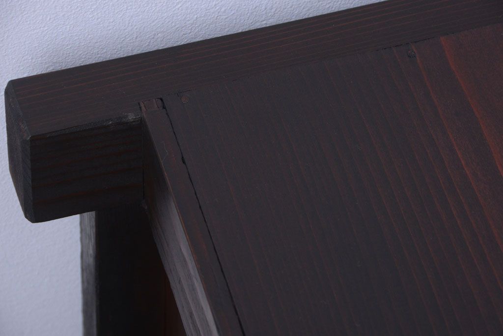 アンティーク家具　古民具・骨董　4杯引き出し付き!縦桟引き戸の水屋箪笥サイドボード(テレビボード)