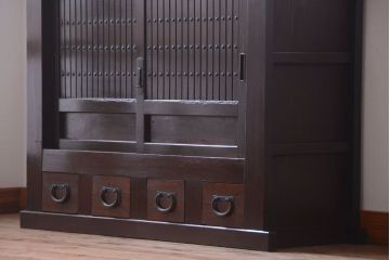 アンティーク家具　古民具・骨董　4杯引き出し付き!縦桟引き戸の水屋箪笥サイドボード(テレビボード)