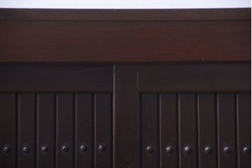 アンティーク家具　古民具・骨董　4杯引き出し付き!縦桟引き戸の水屋箪笥サイドボード(テレビボード)