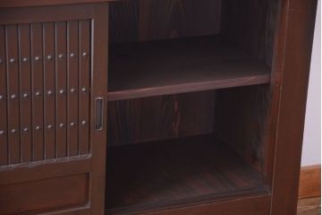 アンティーク家具　古民具・骨董　4杯引き出し付き!縦桟引き戸の水屋箪笥サイドボード(テレビボード)