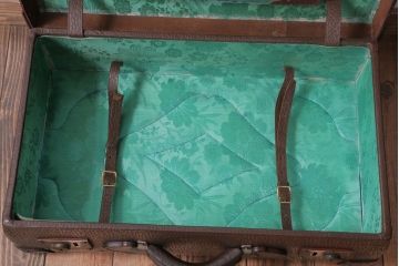 アンティーク雑貨　昭和レトロ　シックでおしゃれなアンティークトランク