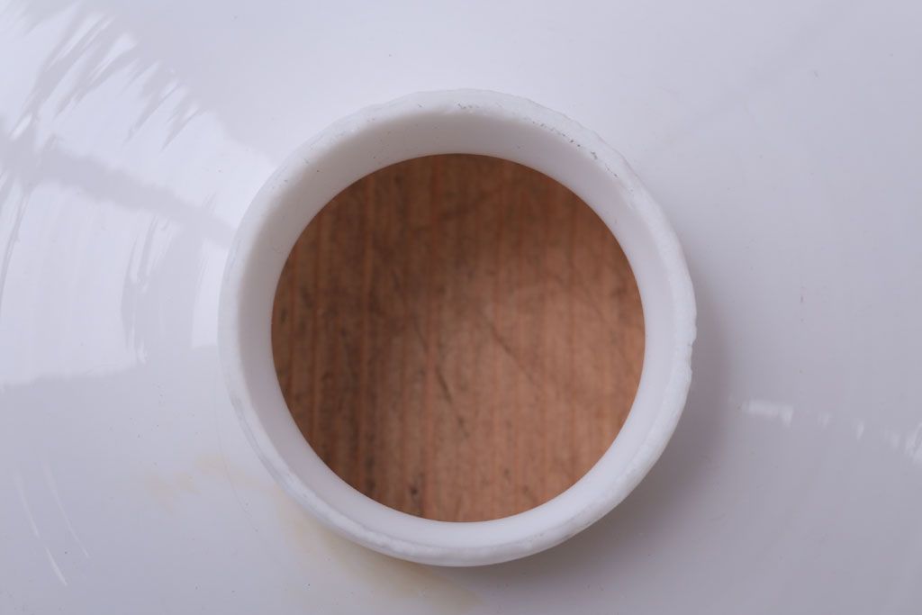 昭和レトロ　シンプルな白いガラスの平笠天井照明2個セット(1)