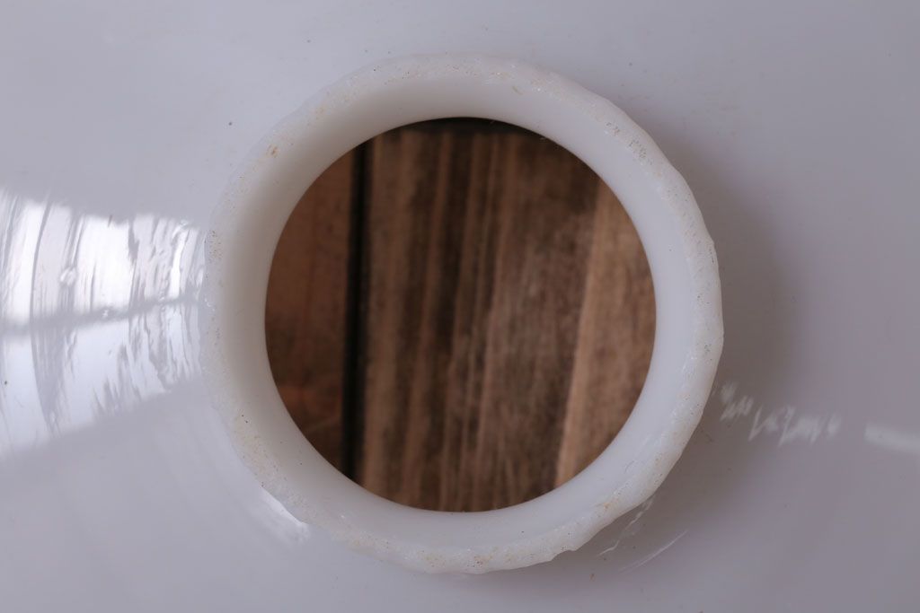 昭和レトロ　シンプルな白いガラスの平笠天井照明2個セット(2)