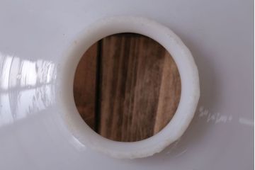 昭和レトロ　シンプルな白いガラスの平笠天井照明2個セット(2)