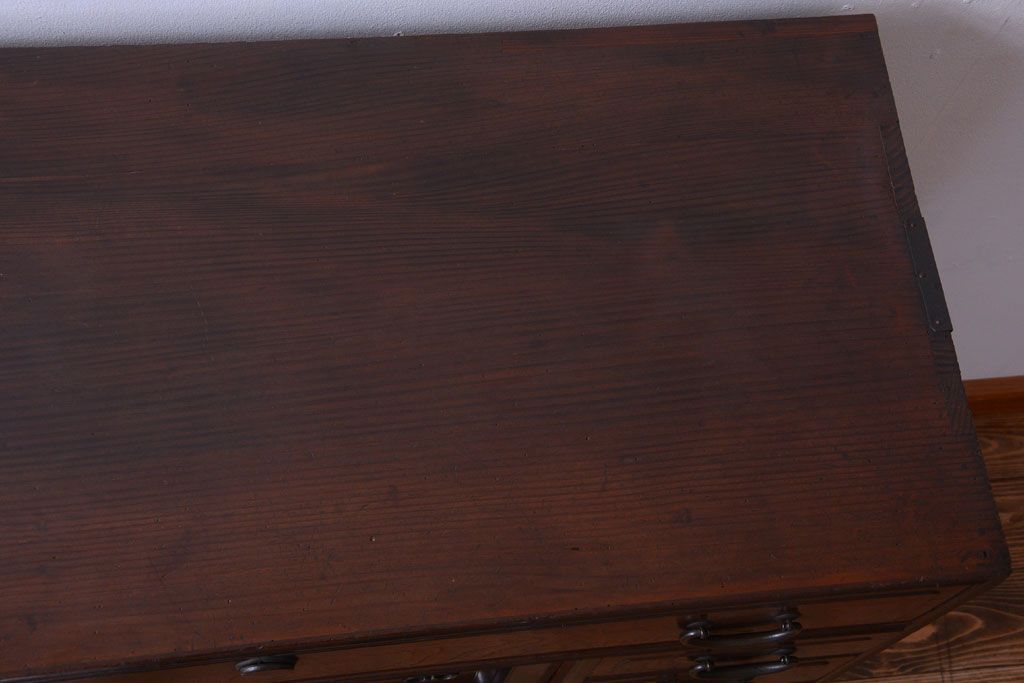 アンティーク家具　古民具・骨董　かくし付き　前面桑材のアンティーク横桟引き戸帳場箪笥