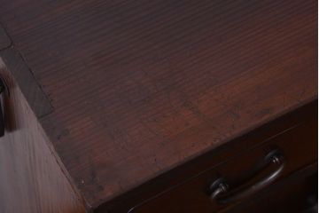 アンティーク家具　古民具・骨董　かくし付き　前面桑材のアンティーク横桟引き戸帳場箪笥