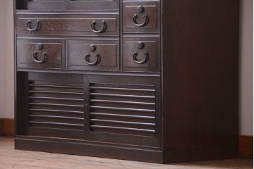 アンティーク家具　古民具・骨董　かくし付き　前面桑材のアンティーク横桟引き戸帳場箪笥