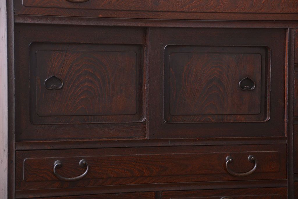 アンティーク家具　古民具・骨董　かくし付き　前面桑材のアンティーク横桟引き戸帳場箪笥