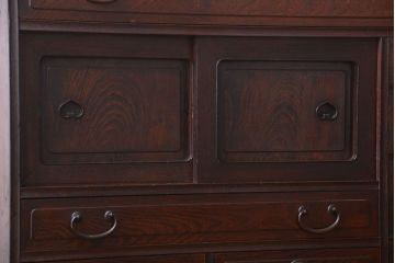 アンティーク家具　古民具・骨董　かくし付き　前面桑材のアンティーク横桟引き戸帳場箪笥