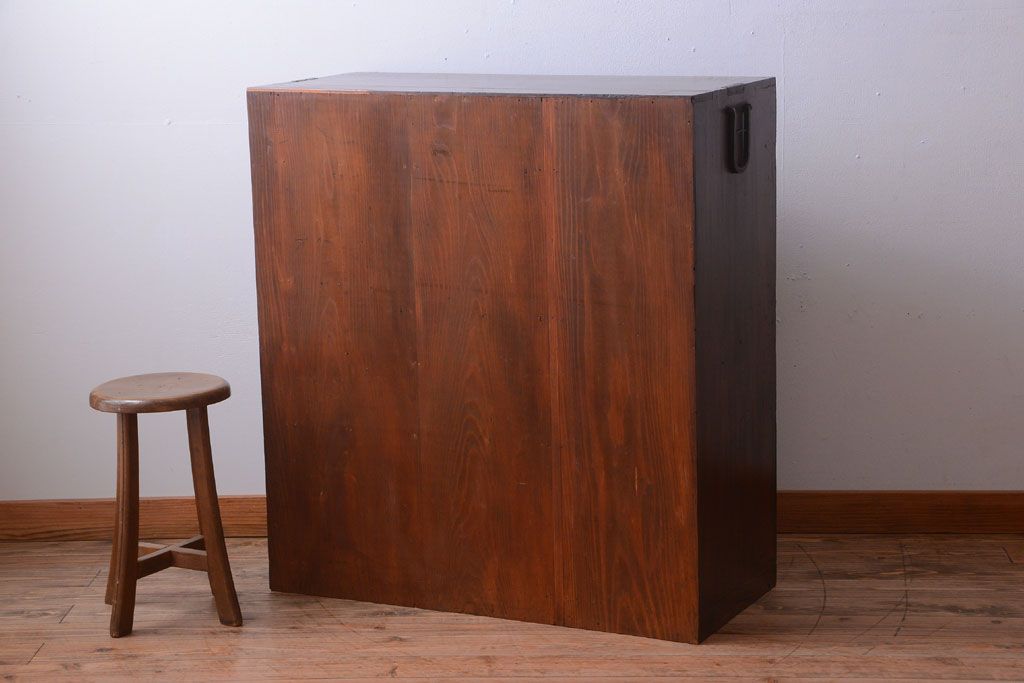 アンティーク家具　古民具・骨董　かくし付き　前面桑材のアンティーク横桟引き戸帳場箪笥