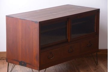 アンティーク家具　アンティーク　気泡ガラス引き戸の鉄脚ローボード