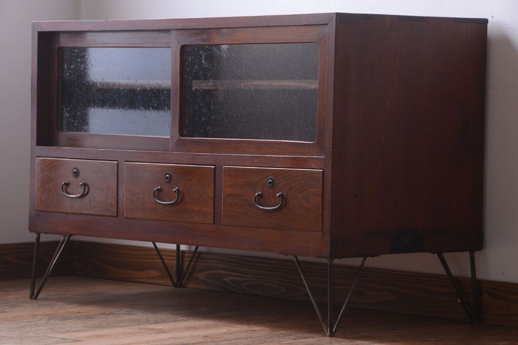 アンティーク家具　アンティーク　気泡ガラス引き戸の鉄脚ローボード