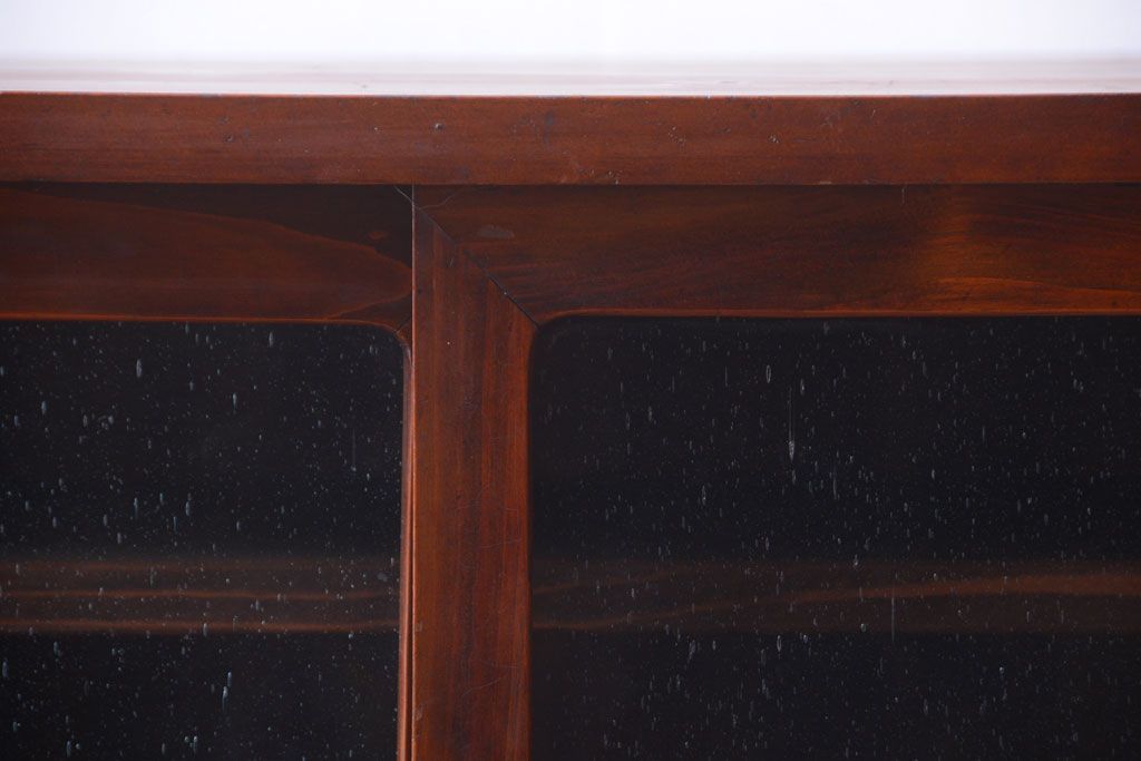 アンティーク家具　アンティーク　気泡ガラス引き戸の鉄脚ローボード