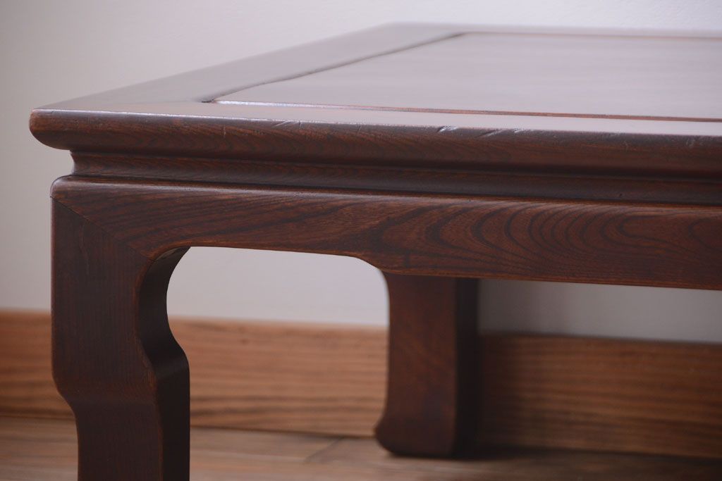 アンティーク家具　和製アンティーク　総欅材の重厚な座卓(センターテーブル)