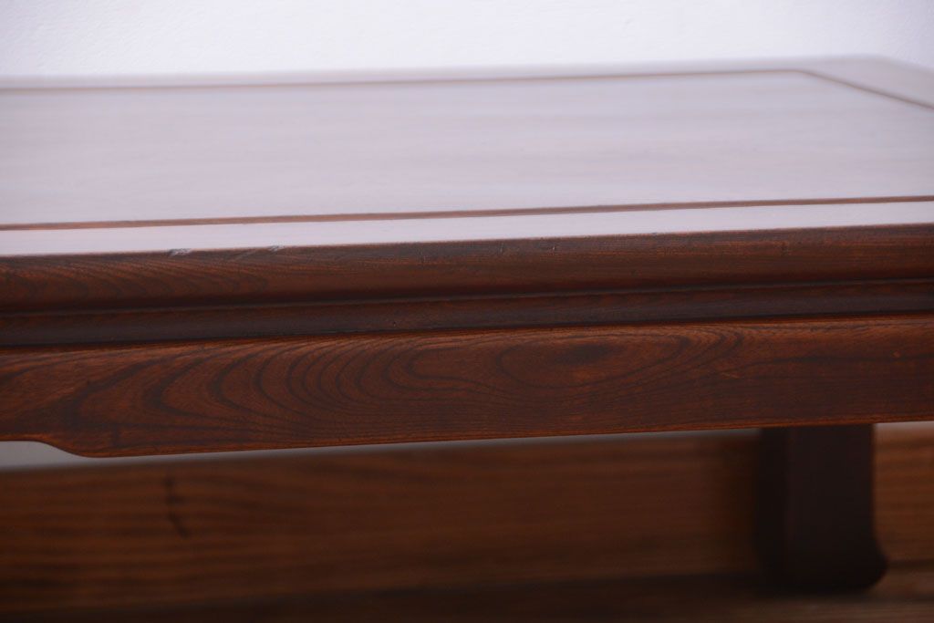 アンティーク家具　和製アンティーク　総欅材の重厚な座卓(センターテーブル)