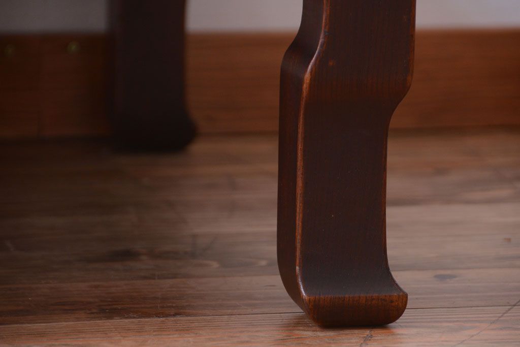 アンティーク家具　和製アンティーク　総欅材の重厚な座卓(センターテーブル)