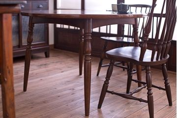 ヴィンテージ家具　和製アンティーク　ビンテージキツツキマーク!上品なラウンドダイニングテーブル