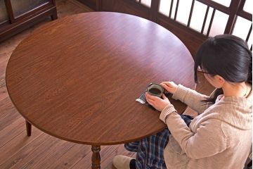ヴィンテージ家具　和製アンティーク　ビンテージキツツキマーク!上品なラウンドダイニングテーブル
