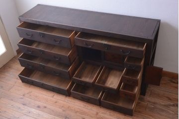 アンティーク家具　古民具・骨董　大きな収納箪笥サイドボード(水屋箪笥)