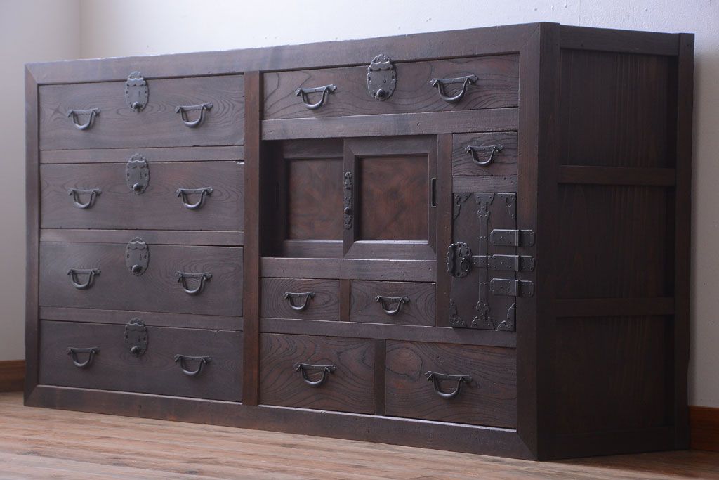 アンティーク家具　古民具・骨董　大きな収納箪笥サイドボード(水屋箪笥)