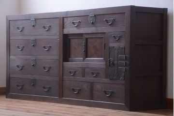 アンティーク家具　古民具・骨董　大きな収納箪笥サイドボード(水屋箪笥)