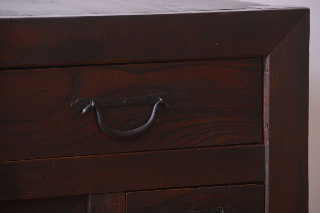 アンティーク家具　古民具・骨董　大きな収納箪笥サイドボード(水屋箪笥)