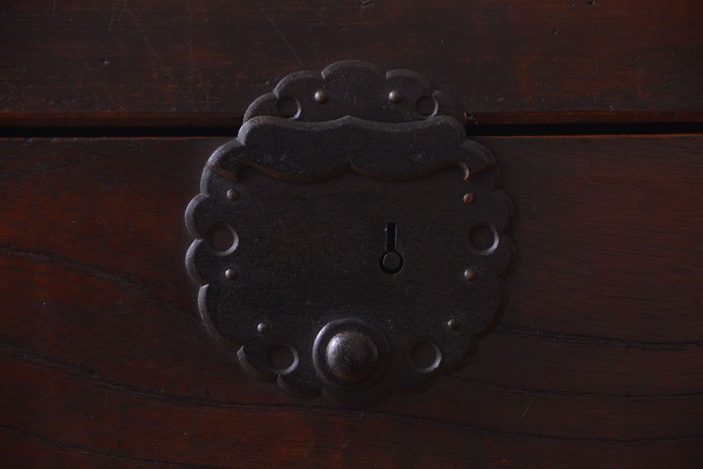 アンティーク家具　古民具・骨董　大きな収納箪笥サイドボード(水屋箪笥)