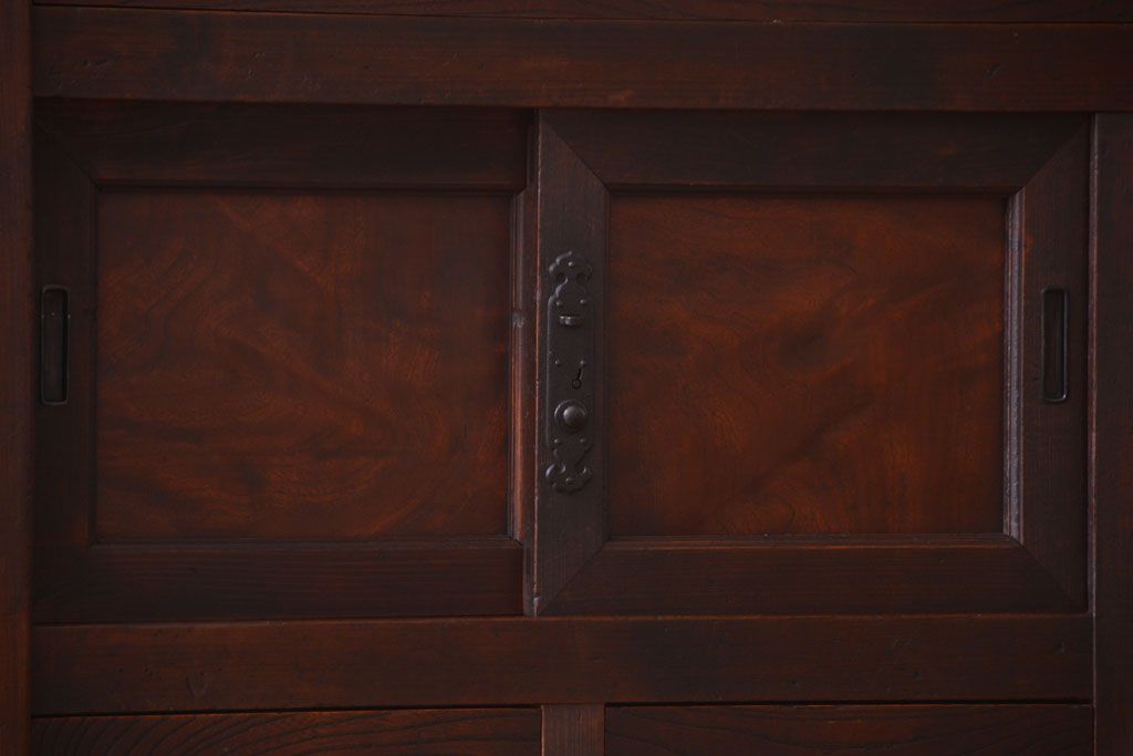 アンティーク家具　古民具・骨董　大きな収納箪笥サイドボード(水屋箪笥)