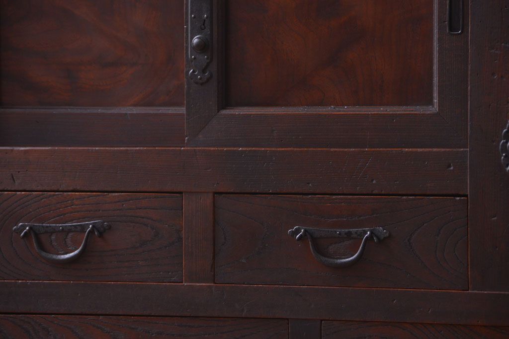 アンティーク家具　古民具・骨董　大きな収納箪笥サイドボード(水屋箪笥)