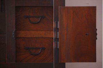 アンティーク家具　古民具・骨董　大きな収納箪笥サイドボード(水屋箪笥)