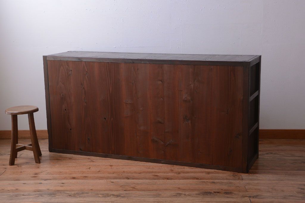 アンティーク家具　古民具・骨董　大きな収納箪笥サイドボード(水屋箪笥)