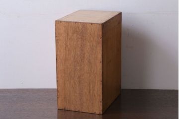 レトロ家具　昭和レトロ　ネームプレート付き!小物収納に便利なアンティーク小引き出し