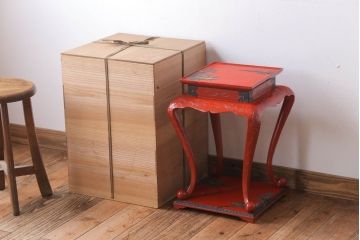 アンティーク雑貨　中国?古い朱漆木製花台(彫刻・堆朱・蒔絵)