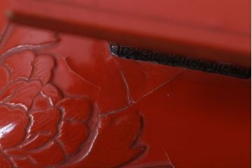 アンティーク雑貨　中国?古い朱漆木製花台(彫刻・堆朱・蒔絵)