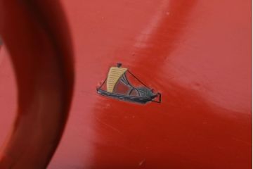 アンティーク雑貨　中国?古い朱漆木製花台(彫刻・堆朱・蒔絵)