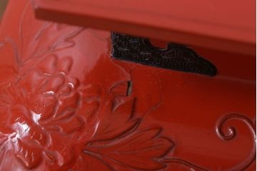 アンティーク雑貨　中国?古い朱漆木製花台(彫刻・堆朱・蒔絵)