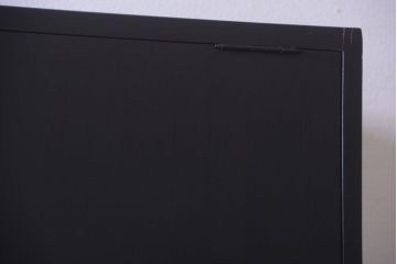 アンティーク家具　アンティーク　シックなブラックペイントの鍵付きロッカー