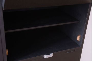 アンティーク家具　アンティーク　シックなブラックペイントの鍵付きロッカー