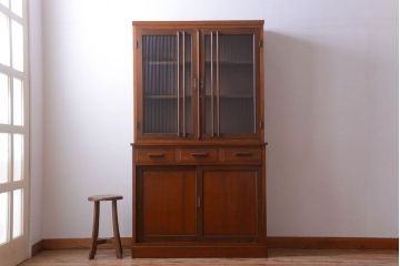 レトロ家具　和製アンティーク　モールガラス戸のレトロな食器棚(カップボード)