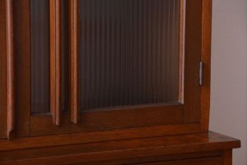 レトロ家具　和製アンティーク　モールガラス戸のレトロな食器棚(カップボード)