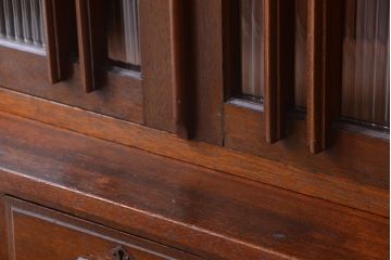 レトロ家具　和製アンティーク　モールガラス戸のレトロな食器棚(カップボード)