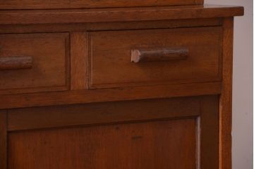 レトロ家具　和製アンティーク　モールガラス戸のレトロな食器棚(カップボード)