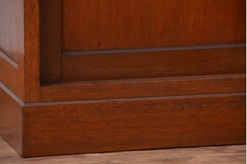 レトロ家具　和製アンティーク　モールガラス戸のレトロな食器棚(カップボード)