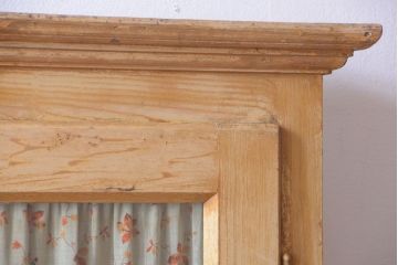 アンティーク家具　イギリスアンティーク　オリジナルペイント!カーテン付きブックケース(キャビネット)