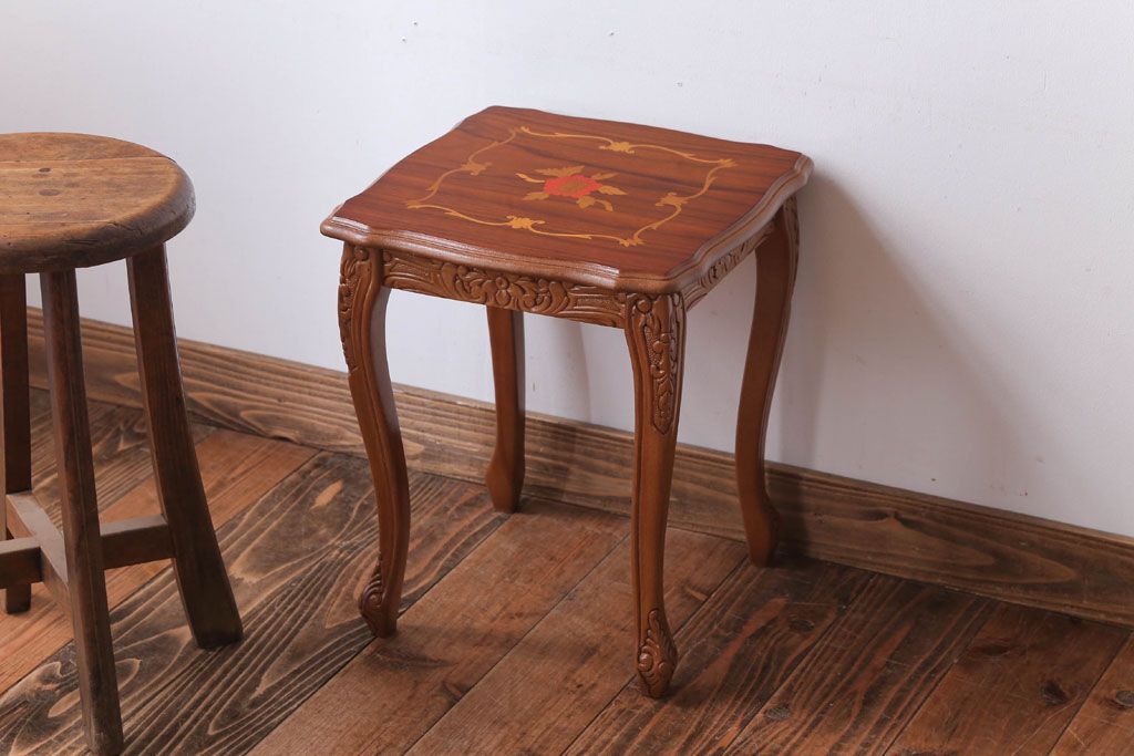 中古　イタリア製 高級感あふれる小さなサイドテーブル