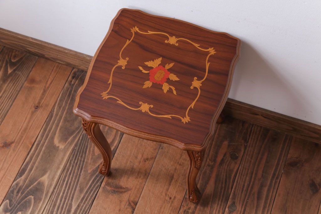 中古　イタリア製 高級感あふれる小さなサイドテーブル